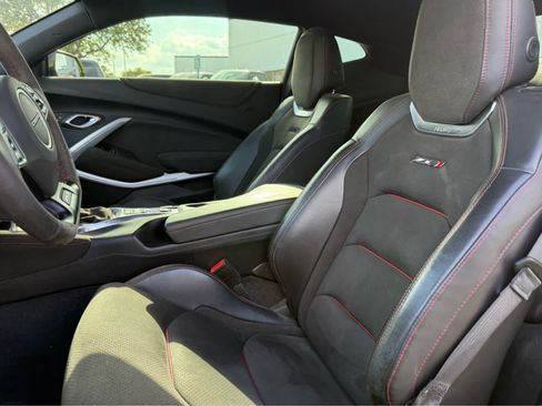 Used 2019 Chevrolet Camaro ZL1 RWD image 5