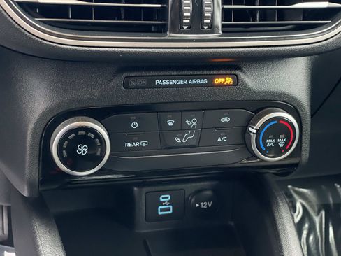 Used 2022 Ford Escape SE image 16