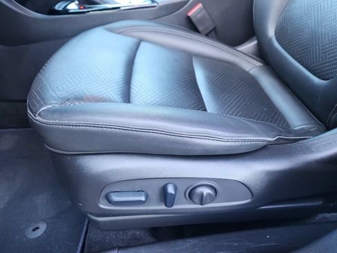Used 2023 Buick Encore GX Essence w/ Experience Buick Package FWD image 12