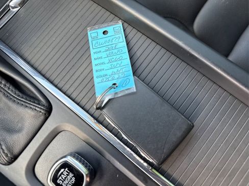 Used 2018 Volvo XC60 T5 Momentum w/ Vision Package image 38