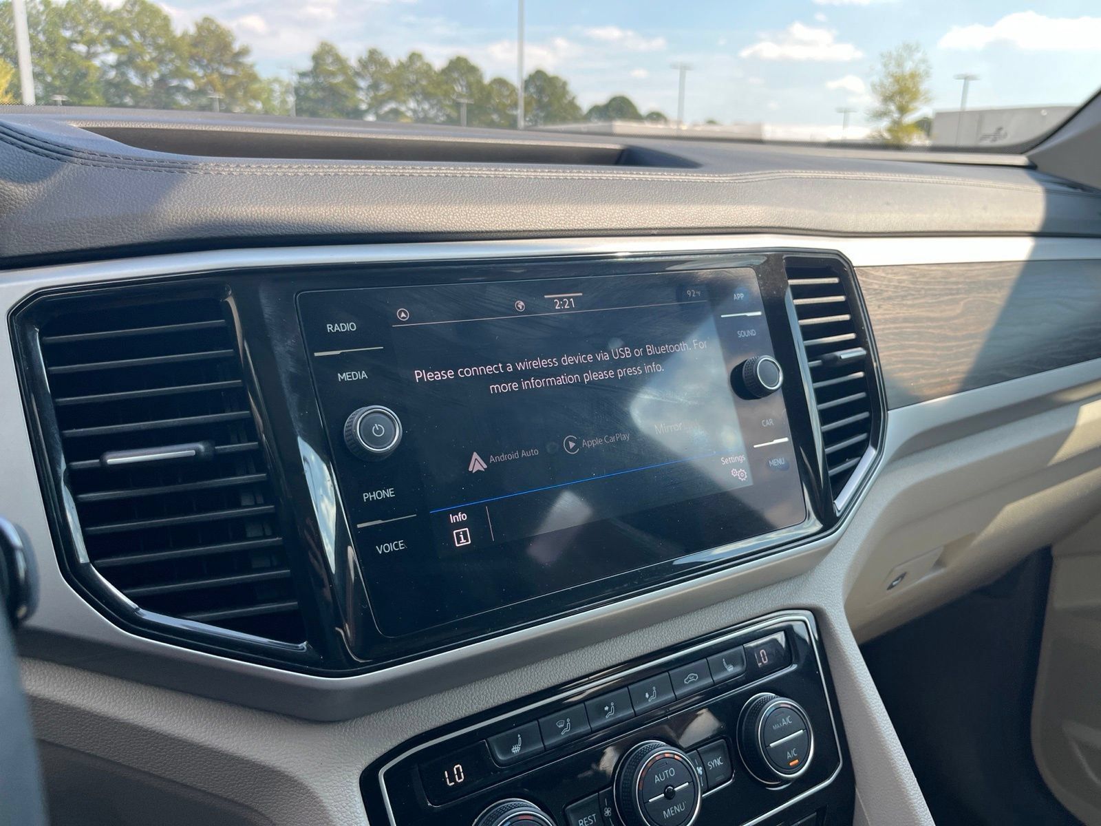 Used 2022 Volkswagen Atlas SE FWD image 22