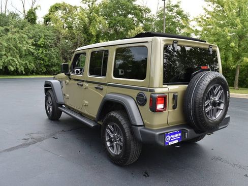 Used 2025 Jeep Wrangler Unlimited Sport AWD/4WD image 7