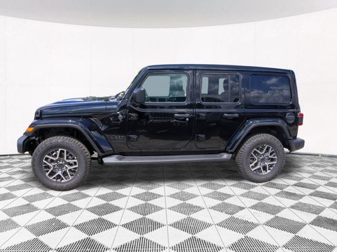New 2026 Jeep Wrangler Unlimited Sahara AWD/4WD image 8