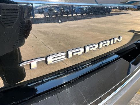 Used 2023 GMC Terrain SLT image 31