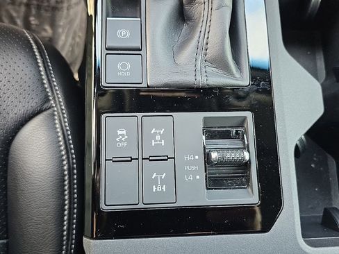 Used 2025 Toyota Land Cruiser image 30