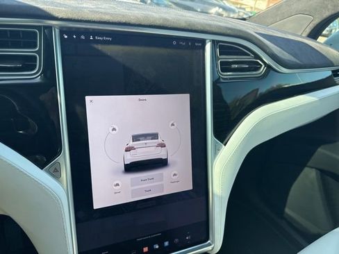 Used 2017 Tesla Model X 100D image 10