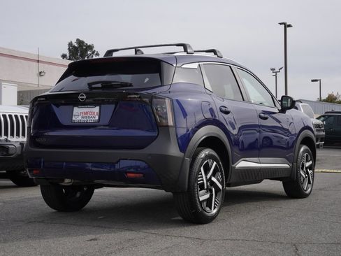 New 2026 Nissan Kicks SV image 4