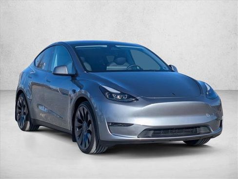 Used 2024 Tesla Model Y Performance image 3