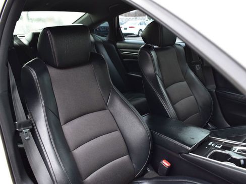 Used 2018 Honda Accord Sport image 17