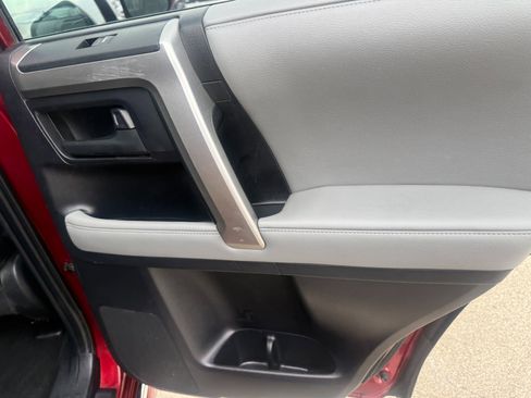 Used 2010 Toyota 4Runner Limited image 11
