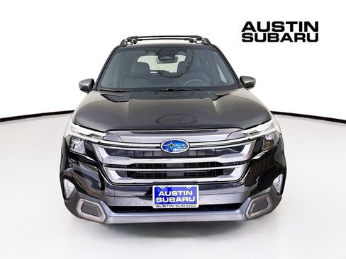 Used 2025 Subaru Forester Limited AWD/4WD image 3