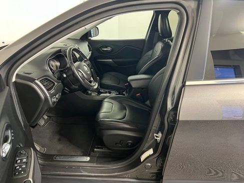 Certified 2019 Jeep Cherokee Limited w/ Luxury Group AWD/4WD image 20