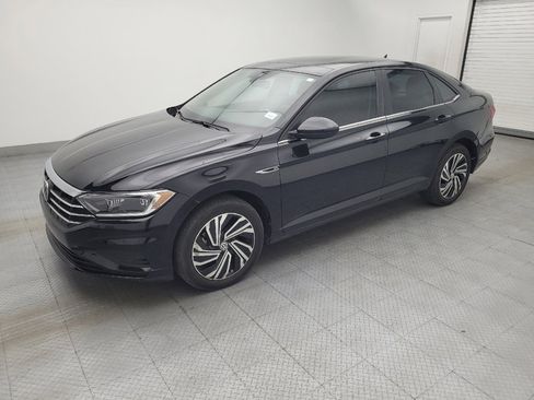 Used 2021 Volkswagen Jetta SEL image 2