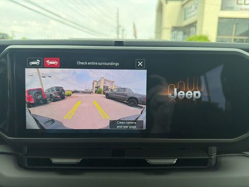 New 2026 Jeep Wrangler Unlimited Sahara AWD/4WD image 39