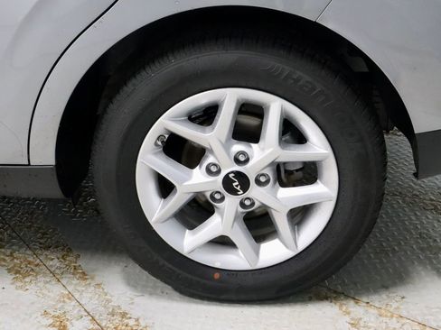 Used 2025 Kia Soul LX image 18