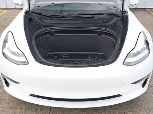 Used 2020 Tesla Model 3 Standard Range Plus image 4