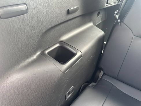 Used 2025 Mitsubishi Outlander AWD image 31