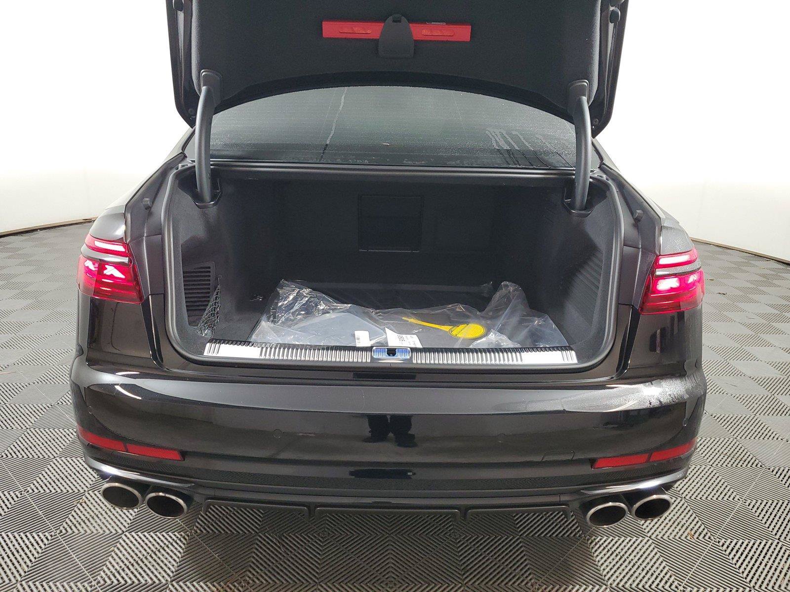 Used 2026 Audi S8 AWD/4WD image 8