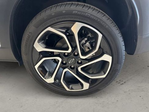 Used 2024 Chevrolet Trax RS FWD image 14