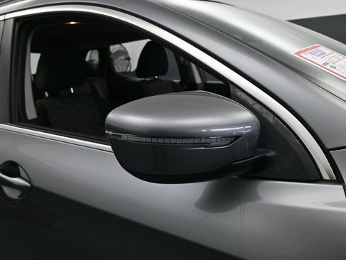 Used 2021 Nissan Rogue Sport SV image 46