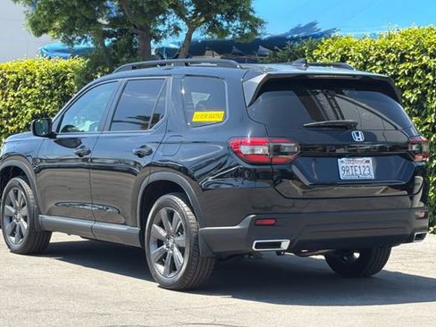 Certified 2025 Honda Pilot Sport image 6