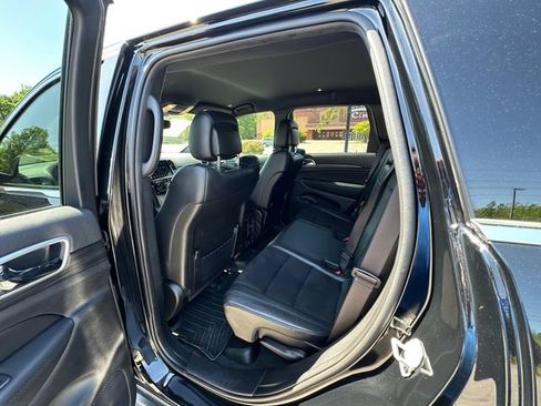 Used 2022 Jeep Grand Cherokee Laredo X AWD/4WD image 18