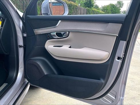 New 2026 Volvo XC90 B5 Plus w/ Protection Package Premier AWD/4WD image 14