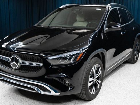 Certified 2026 Mercedes-Benz GLA 250 4MATIC image 1