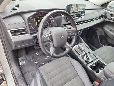 Used 2024 Mitsubishi Outlander SE image 21