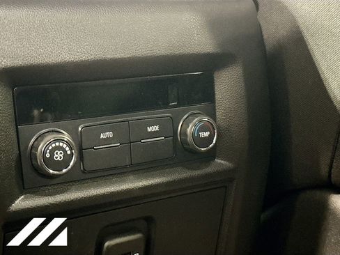 Used 2023 Chevrolet Traverse LT AWD/4WD image 25