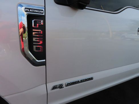 Used 2017 Ford F250 Platinum w/ Platinum Ultimate Package image 13