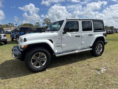 Used 2019 Jeep Wrangler Unlimited Sahara w/ Dual Top Group image 7