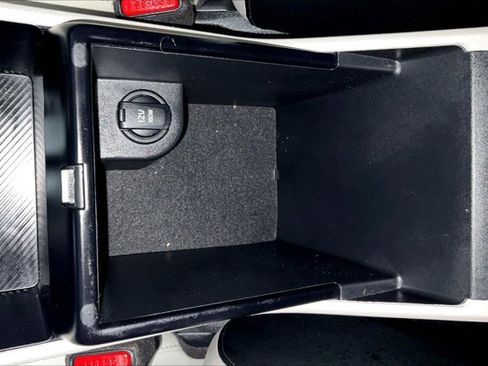 Used 2026 Kia Sportage EX w/ EX Panorama Roof Package image 40