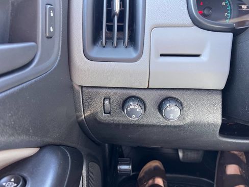 Used 2019 Chevrolet Colorado W/T w/ WT Convenience Package AWD/4WD image 16