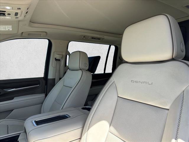 Used 2024 GMC Yukon XL Denali w/ Advanced Technology Package AWD/4WD image 15