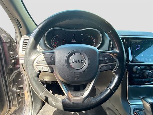 Used 2020 Jeep Grand Cherokee Limited image 12