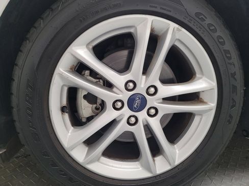 Used 2018 Ford Fusion SE FWD image 31