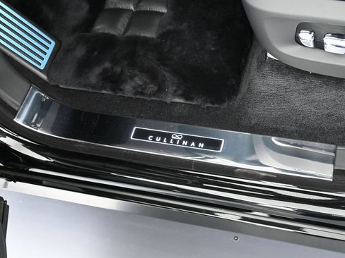New 2027 Rolls-Royce Cullinan Black Badge AWD/4WD image 16