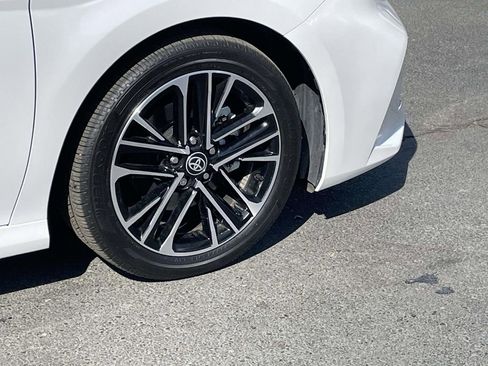 Used 2025 Toyota Camry XLE image 13