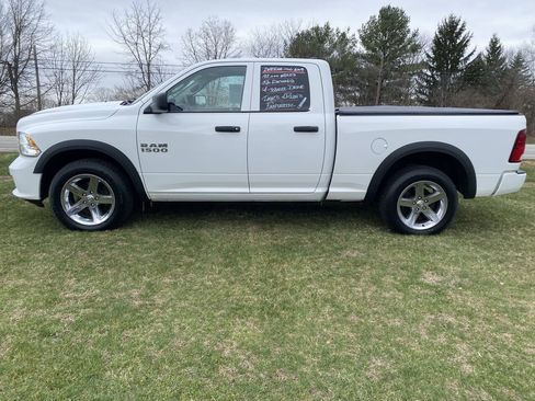 Used 2018 RAM 1500 Express w/ Express Value Package AWD/4WD image 3