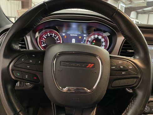 Used 2023 Dodge Challenger SXT RWD image 17