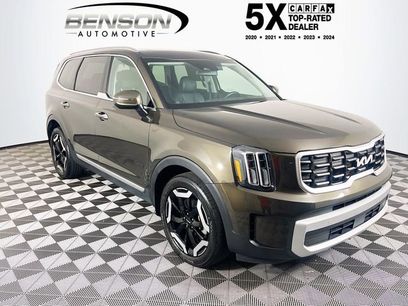 Used 2024 Kia Telluride S w/ S Sunroof Package
