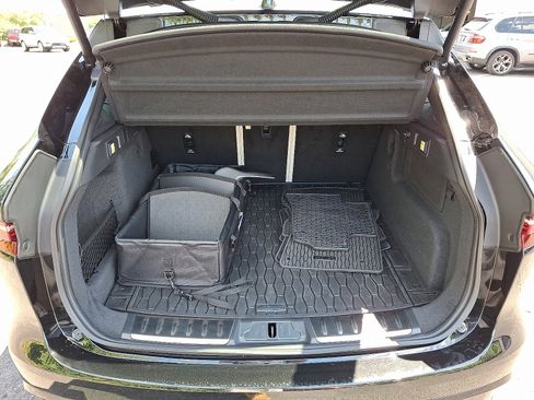 Used 2025 Jaguar F-PACE R-Dynamic S image 30