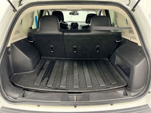 Used 2016 Jeep Compass Latitude image 21