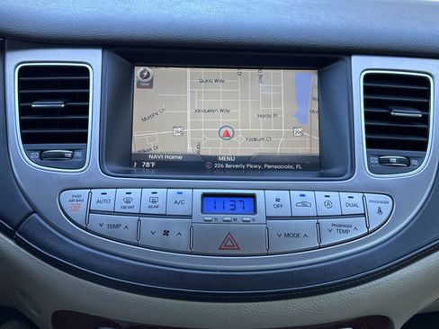 Used 2013 Hyundai Genesis 3.8 w/ Premium Pkg image 26