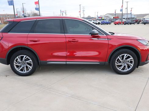 Used 2024 Lincoln Corsair Premiere w/ Rear Removable Package Tray image 5