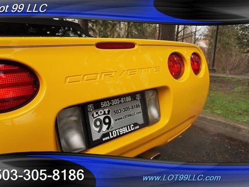 Used 2001 Chevrolet Corvette Convertible w/ Preferred Equipment Group2 RWD image 32