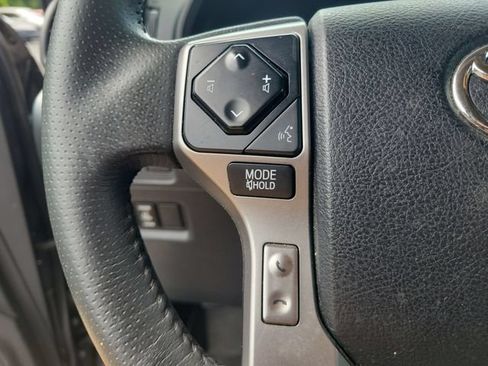 Used 2020 Toyota 4Runner SR5 AWD/4WD image 30