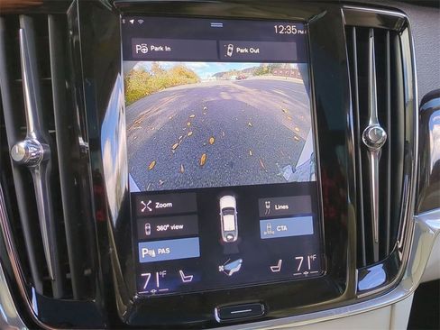 Used 2018 Volvo S90 T5 Momentum w/ Convenience Package image 21