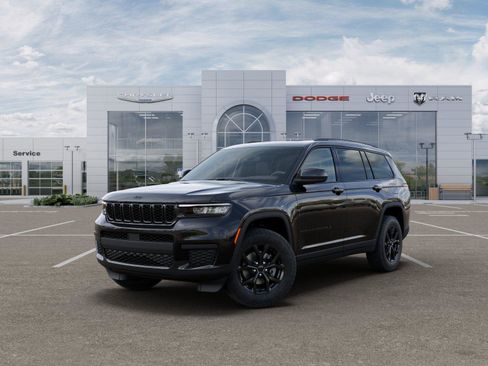 New 2025 Jeep Grand Cherokee L Altitude image 3